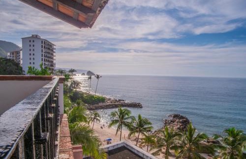 South Shore Hotel Area Apartment | Sierra Del Mar -Beachfront Penthouse-