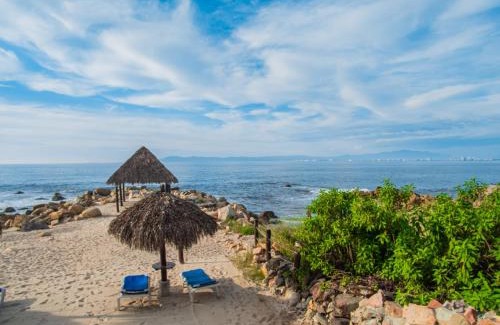 South Shore Hotel Area Apartment | Sierra Del Mar -Beachfront Penthouse-