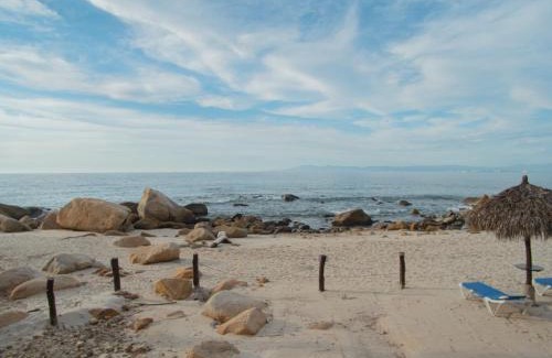South Shore Hotel Area Apartment | Sierra Del Mar -Beachfront Penthouse-