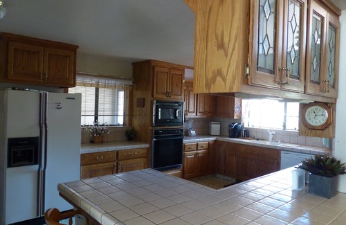 Oakhurst House | SIERRA ESCAPE! SPACIOUS COUNTRY HOUSE WITH POOL & SPA-20 MINUTES FROM YOSEMITE!