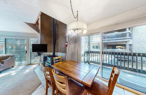 Mammoth Lakes Apartment | Sierra Park Villas 39 H
