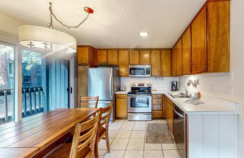 Mammoth Lakes Apartment | Sierra Park Villas 39 H