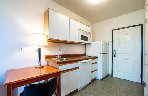 Sierra Vista Apartment | Sierra Vista studio apartment with full kitchen and King Bed