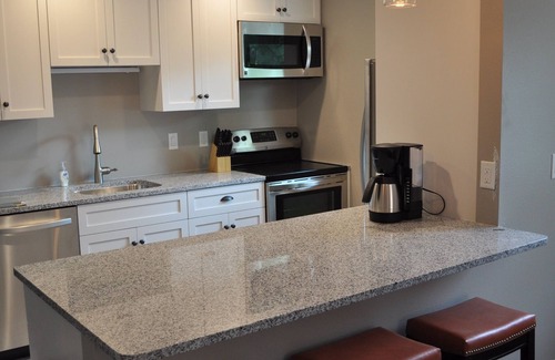Siesta Key Villa | Siesta Breeze Villa: Relax by the Pool, stroll to the Beach or Village