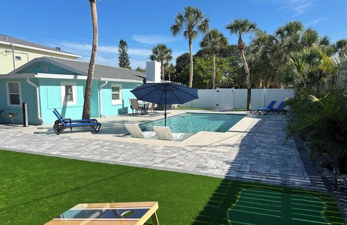 Siesta Key Cottage | Siesta Key Cottage one block to village, 3 blocks to beach, Private heated pool