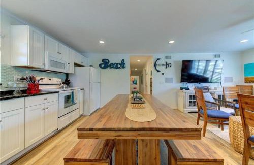 Siesta Key Village Apartment | Siesta Key Village Heated pool
