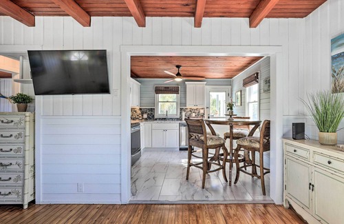 Siesta Key Village House | Siesta Key Village Home < Half Mi to Beach!