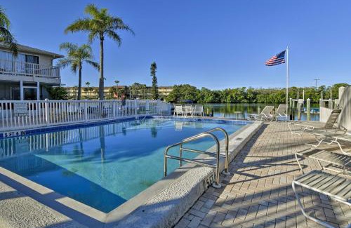 Siesta Key Apartment | Siesta Keys Home with Deck Half Mile to Turtle Beach