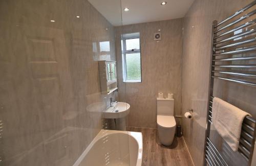 Sighthill Villa | Sighthill 3 Bedrooms with Private Garden