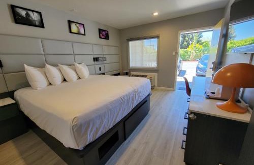 Newhall Hotel | Signature Inn Santa Clara