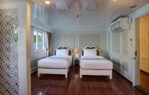 Bai Chay Boat Rental | Signature Royal Halong Cruise