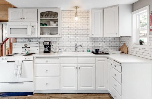 Lincoln City House | Siletz Bay Getaway