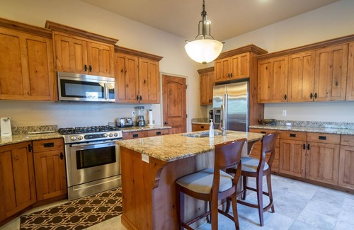 South Jordan House | Silicon Slopes Fully Furnished Executive Townhome