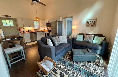 Fleetwood House | Silo Rose - Fleetwood, NC