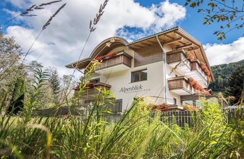 San Giovanni Apartment | Silva Alpenblick Apartments with Mountain View, Wi-Fi, Garden and Terrace