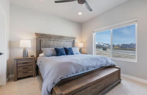 Park City House | Silver Creek Townhome with Hot Tub l Poppy