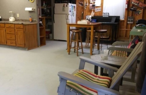 Mears Cottage | Silver Lake, 2 bedroom 1 bath, short walk to Upper Silver Lake beach access