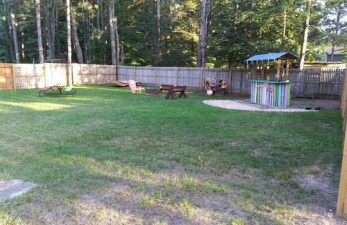 Mears Cottage | Silver Lake, 2 bedroom 1 bath, short walk to Upper Silver Lake beach access