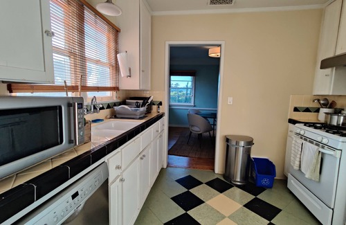 Sunset Junction Apartment | Silver Lake Hills near Sunset Junction