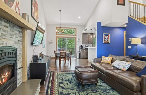 Waynesville House | Silver Linings - Dog-friendly home with a hot tub incredible mountain views
