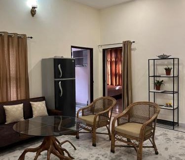 Dehradun Villa | Silver Oaks Dalanwala by Jabula Getaways