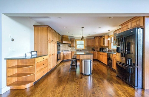 Hillsdale House | Silver Ridge: Hilltop Chalet w/Sweeping Views