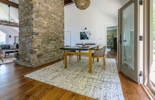 Hillsdale House | Silver Ridge: sweeping views in luxury chalet