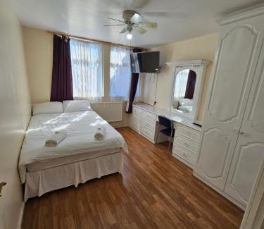 Haselbury House | Silver rooms