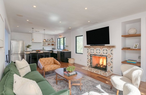 Silver Lake House | Silver Screen by AvantStay | Luxe Backyard Escape