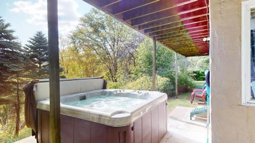 Pittsfield House | Silver Spring Chalet
