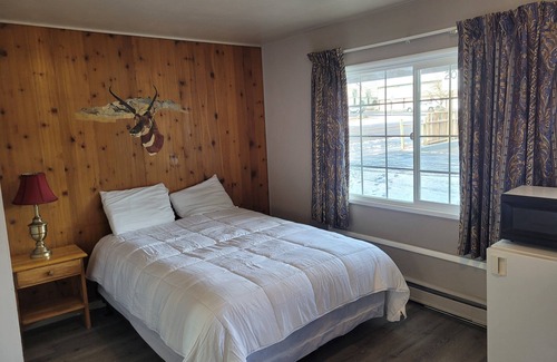 Burns Hotel | Silver Spur Motel