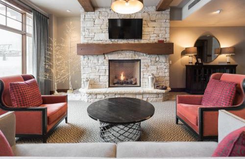 Empire Pass House | Silver Strike Lodge #403 - 2 Bed + Den