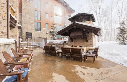 Empire Pass House | Silver Strike Lodge #403 - 2 Bed + Den