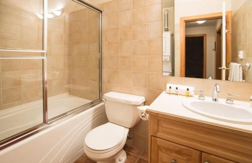 Rossland House | Silver Tip 2 Bedroom Condo