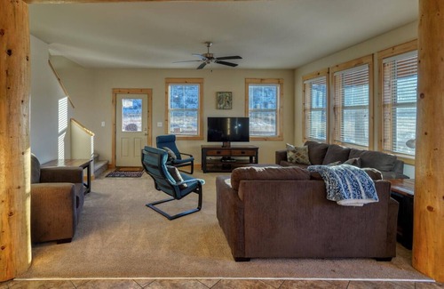Nathrop Cabin | Silver Trout Lodge- Dog Friendly with Amazing Views!