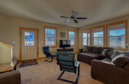 Nathrop Cabin | Silver Trout Lodge- Dog Friendly with Amazing Views!