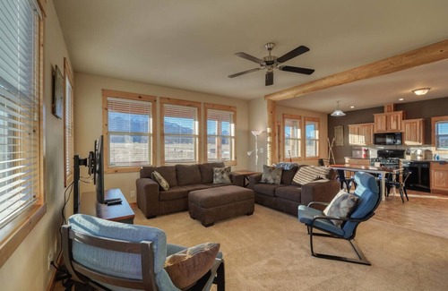 Nathrop Cabin | Silver Trout Lodge- Dog Friendly with Amazing Views!