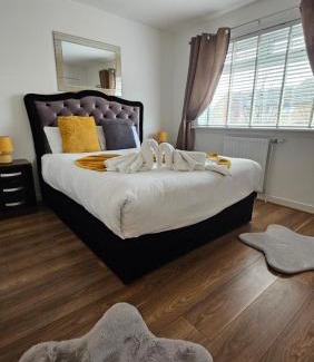Glasgow House | Silverburn new house with free parking and nice garden