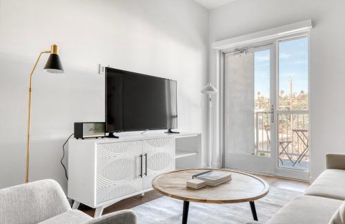 Silver Lake Apartment | Silverlake 1br w wd roof nr 5 10 freeways LAX-978