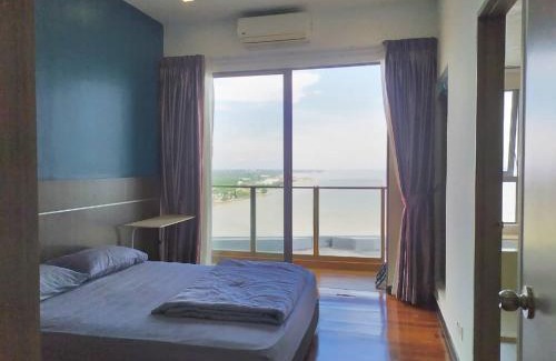 Malacca City Apartment | Silverscape Seaview Suite Melaka @ FREE WIFI