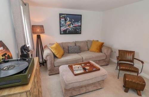 Silverstone House | Silverstone Paddock Retreat