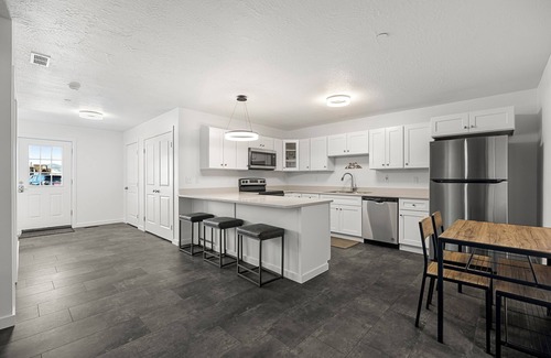 Kellogg Condo | Silverstrike Condos Offering Comfort and Ease-Walkable location close to resort.