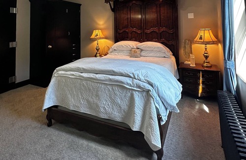 Silverton Hotel | Silverton Mountain Manor