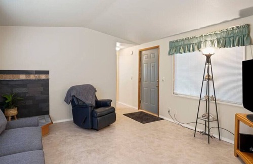 Springfield House | Simple and quiet vintage home
