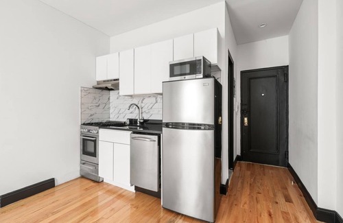 East Village Apartment | Simple Apartment #693