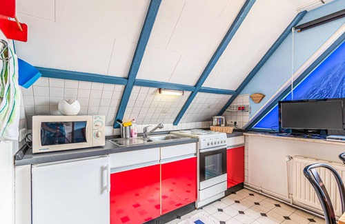 Fahretoft Apartment | Simple but cosy holiday apartment in a quiet location in Fahretoft.