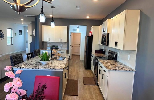 Southeast Raleigh House | Simple Elegant Single Fam Home < DT Raleigh NCSU
