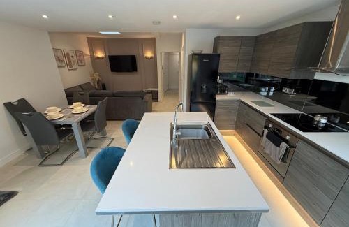 Northampton Apartment | Simple Luxury 2Bed Cosy Bungalow