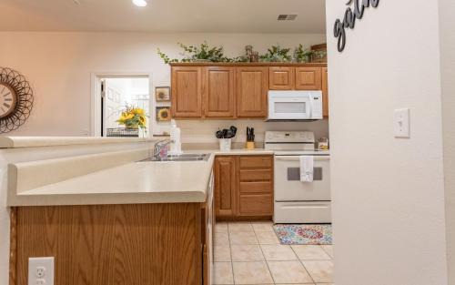 Branson West Apartment | Simple Serenity condo