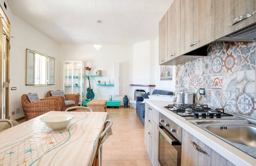 Scoglitti Villa | Simplistic Villa in Scoglitti near Sea Beach